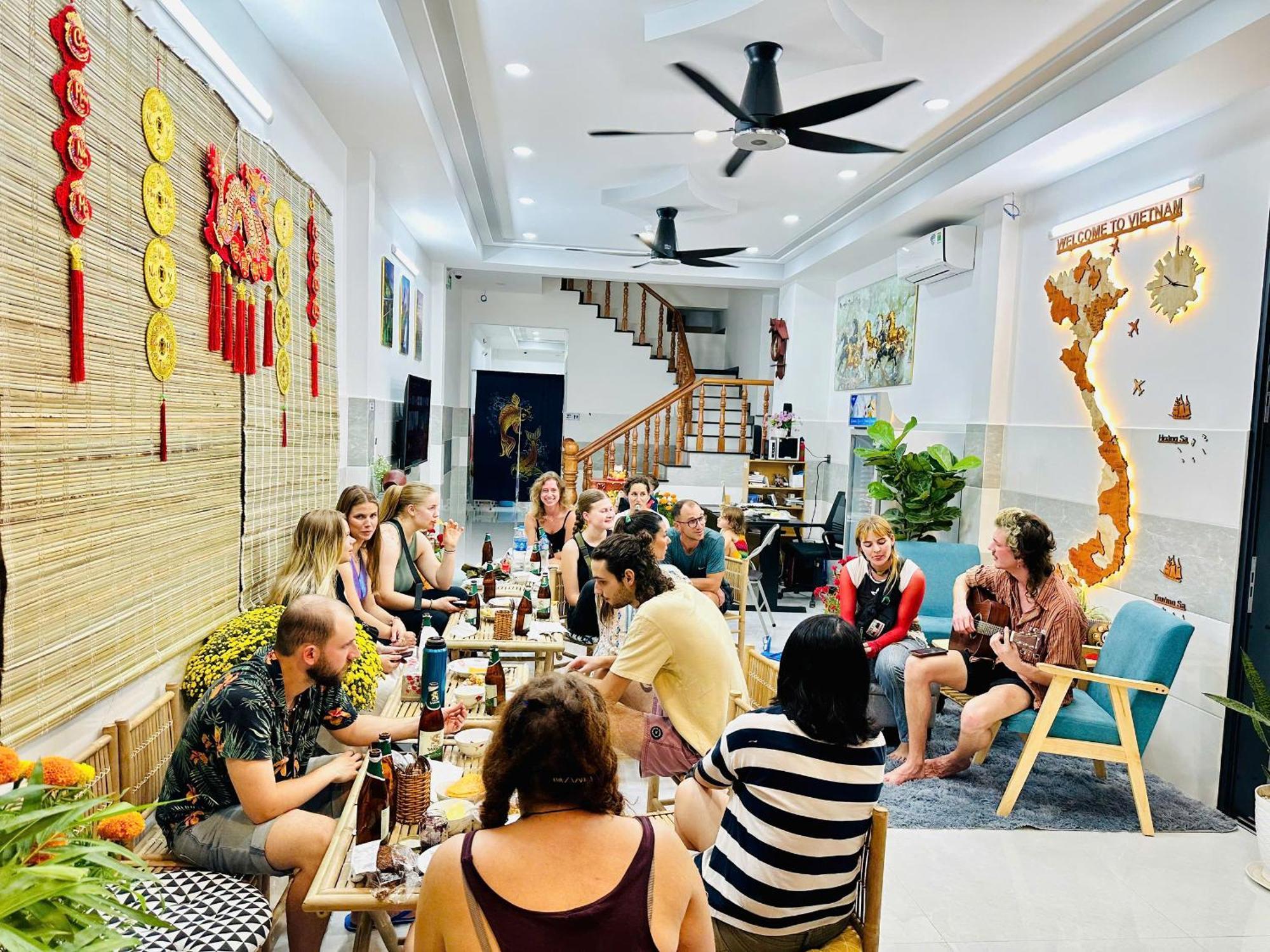 Aloha Saigon Premium Hostel By Local Travel Experts - Newly Opened, Less-Touristy Location, Spacious Rooms, Glass Shower Bathroom, Free Breakfast & Walking Tour Ho Chi Minh City Bagian luar foto