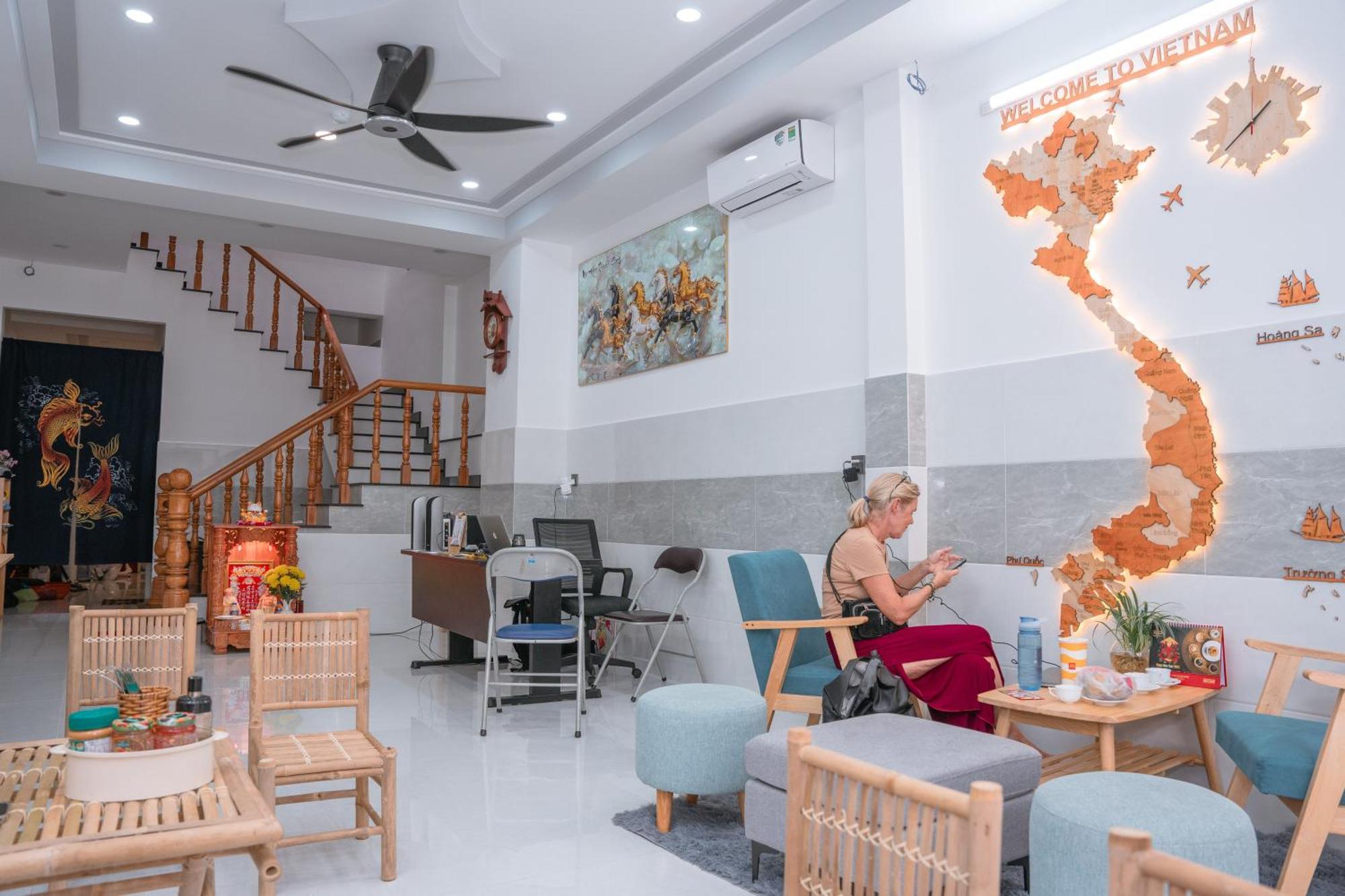 Aloha Saigon Premium Hostel By Local Travel Experts - Newly Opened, Less-Touristy Location, Spacious Rooms, Glass Shower Bathroom, Free Breakfast & Walking Tour Ho Chi Minh City Bagian luar foto