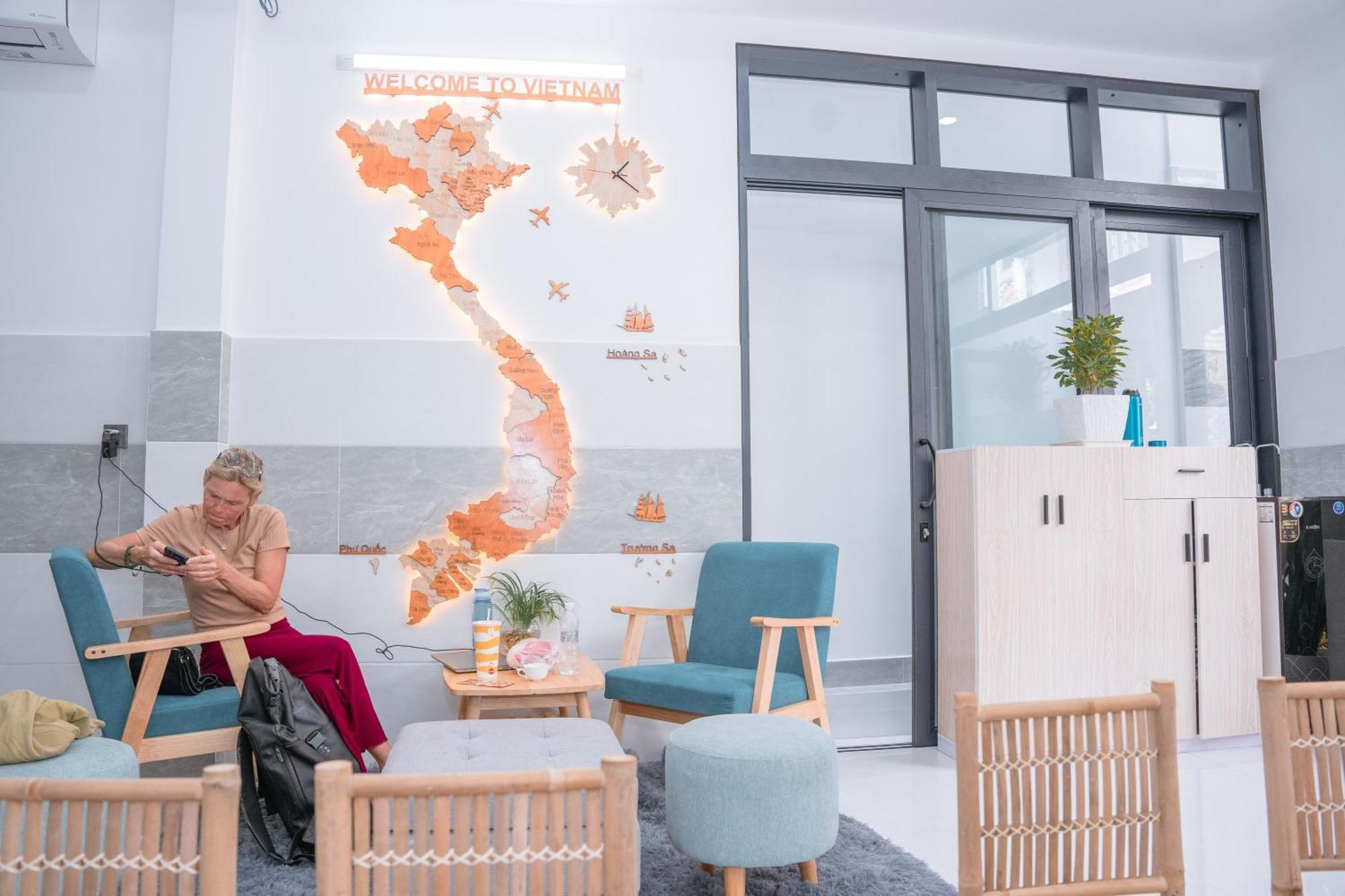 Aloha Saigon Premium Hostel By Local Travel Experts - Newly Opened, Less-Touristy Location, Spacious Rooms, Glass Shower Bathroom, Free Breakfast & Walking Tour Ho Chi Minh City Bagian luar foto